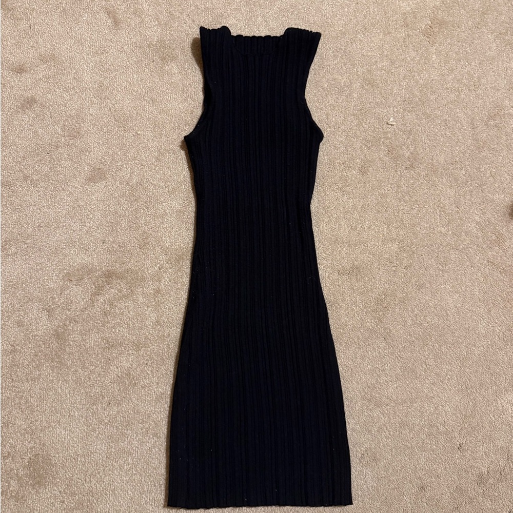 Black Sleeveless Dress
